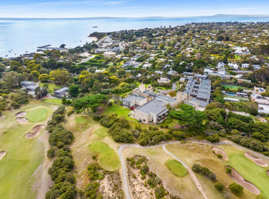 Portsea Castle House - Perfection fit for a king photo 4