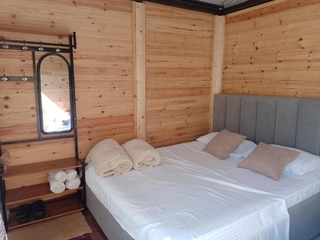 Cabina Boge Albania photo 3