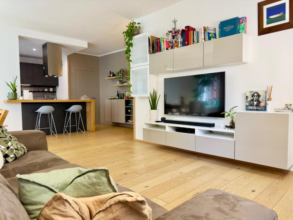 Casa di Bianca - Modern & Spacious Home with Jacuzzi - Valpolicella - Tap to explore photos