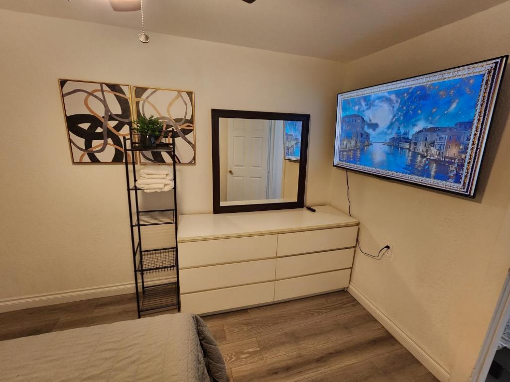 Guest home in Los Angeles image