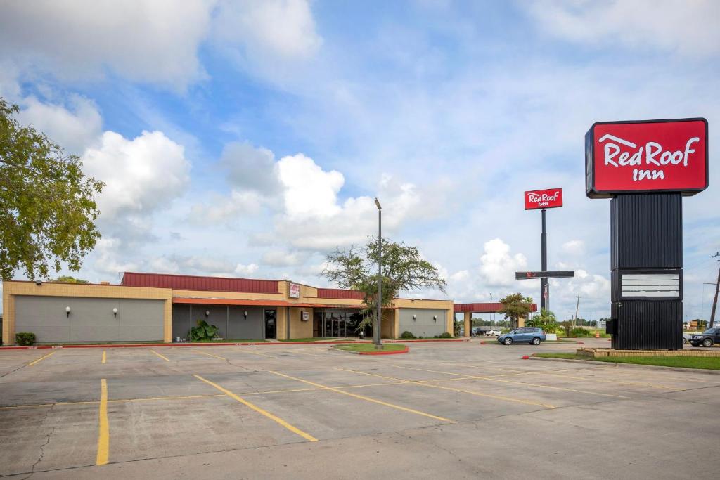 Red Roof Inn La Marque image