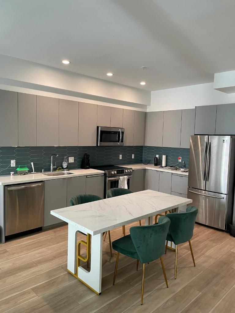 Heart of Koreatown - New, Modern, Cozy, Fully Furnished Vibrant Studio image