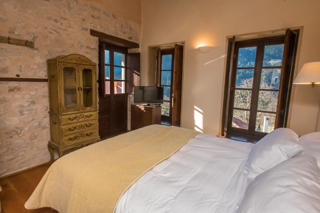 Epoches Luxury Suites photo 4