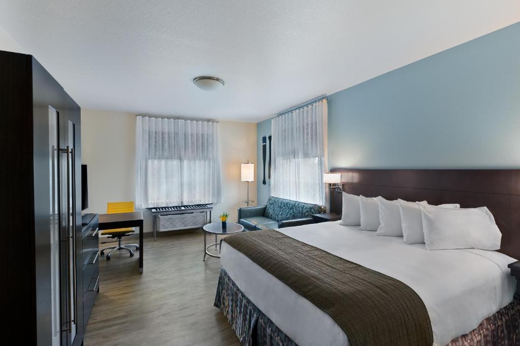 Oxford Suites Bellingham photo 1