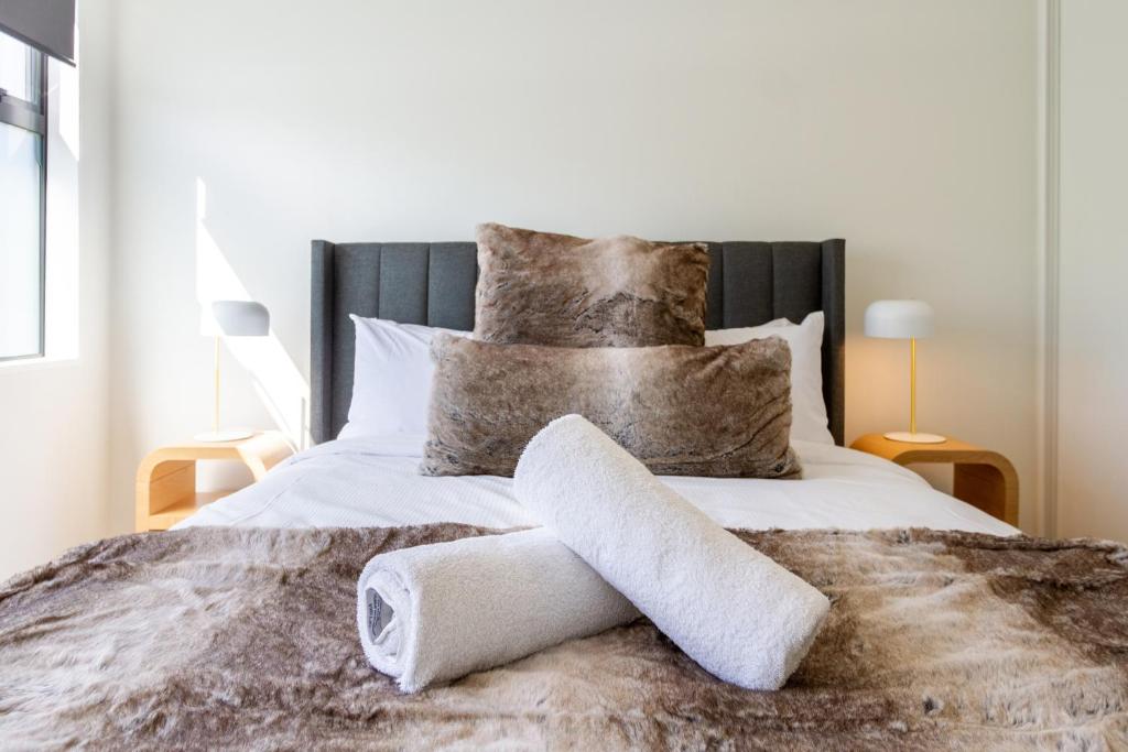 2BR Townhouse, Riccarton Mall, Hagley Park