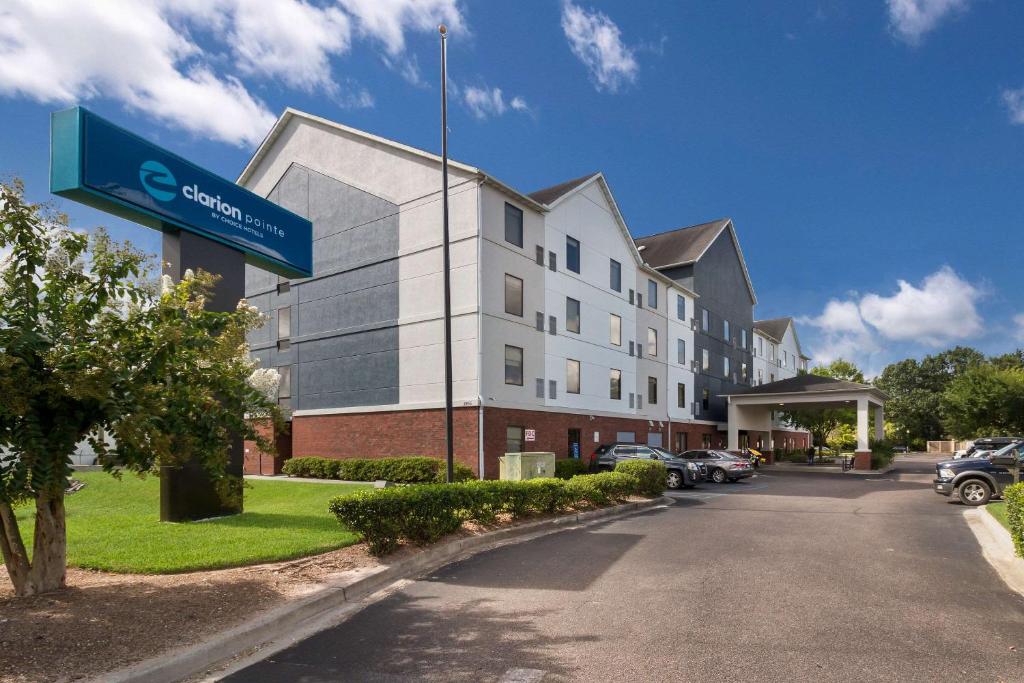 Clarion Pointe Charleston - West Ashley image