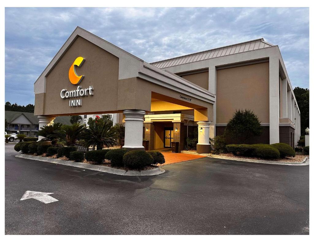 Comfort Inn Darien - North Brunswick image