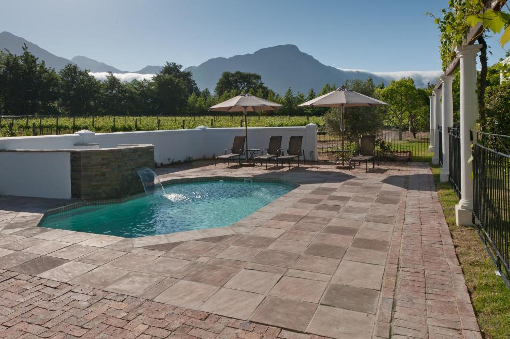 La Galiniere Guest Cottages photo 4
