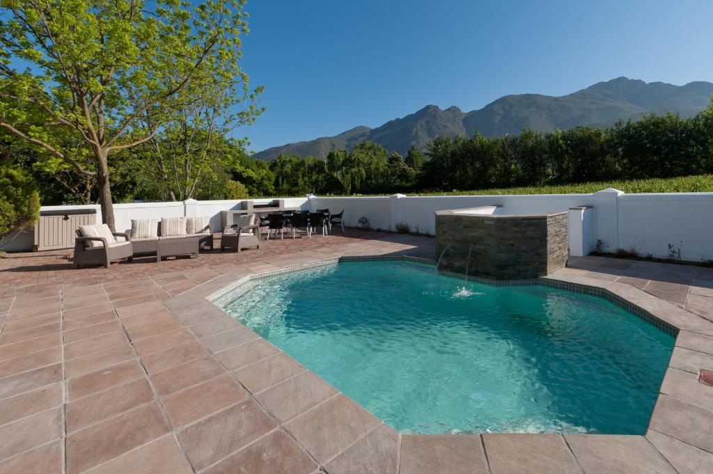 La Galiniere Guest Cottages photo 2