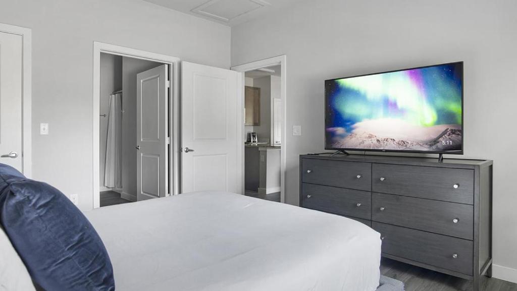 Landing at Clark Ridge Canyon - 1 Bedroom in Dallas image