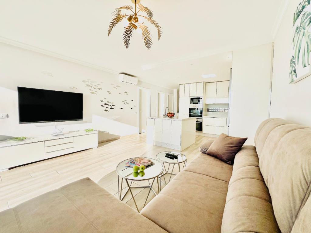 Superior Ocean Lounge Apartment with Panoramic Terrace - Tap to explore photos