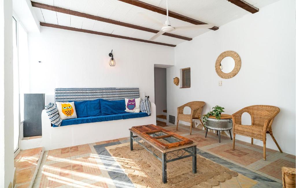 Gorgeous Home In Villanueva De Algaidas - Tap to explore photos