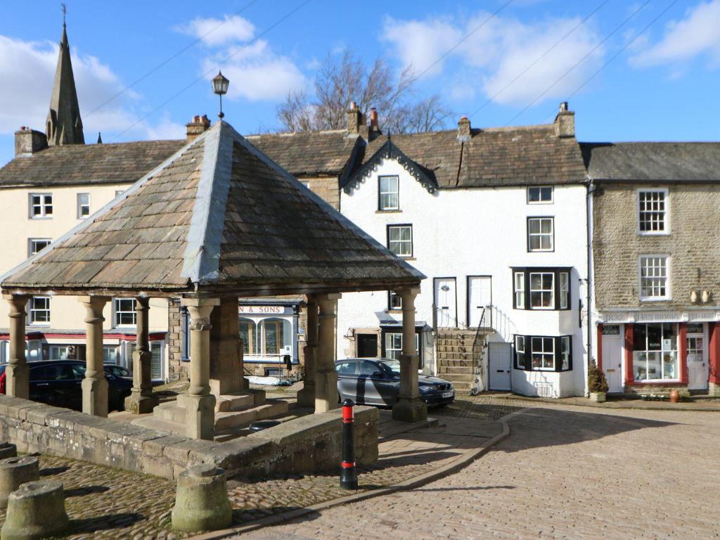 Middlefell View Cottage - Tap to explore photos