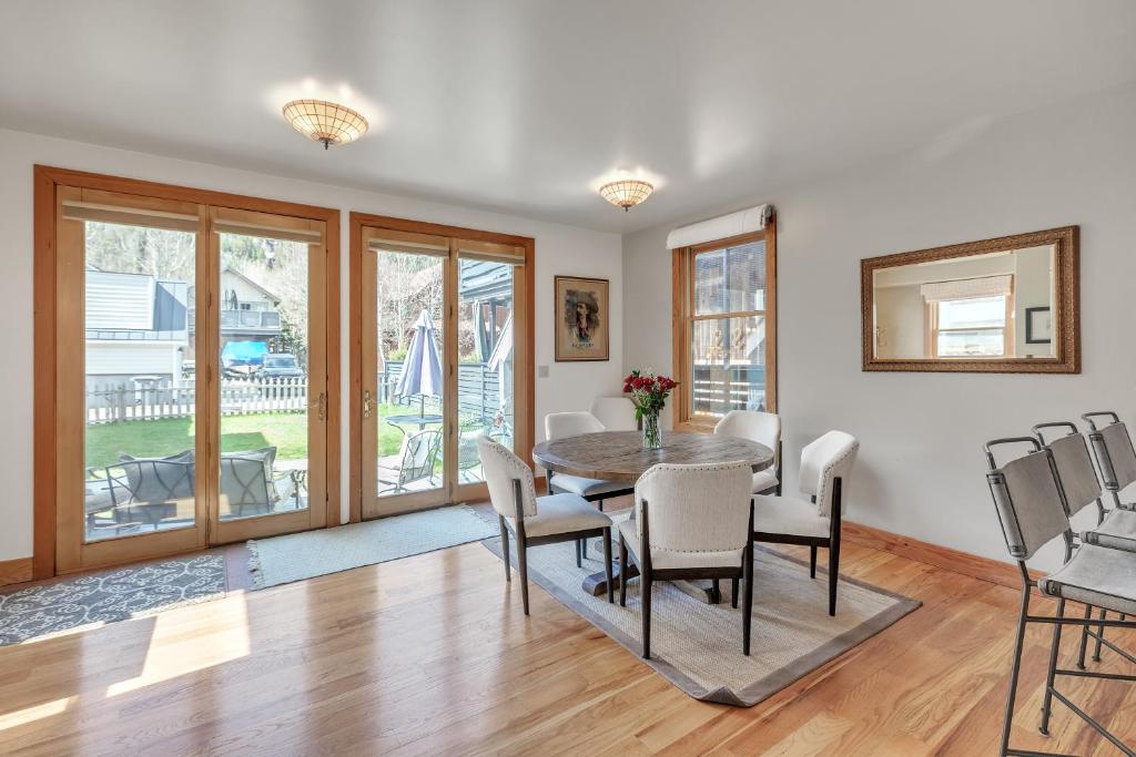 Sunnyside East End image