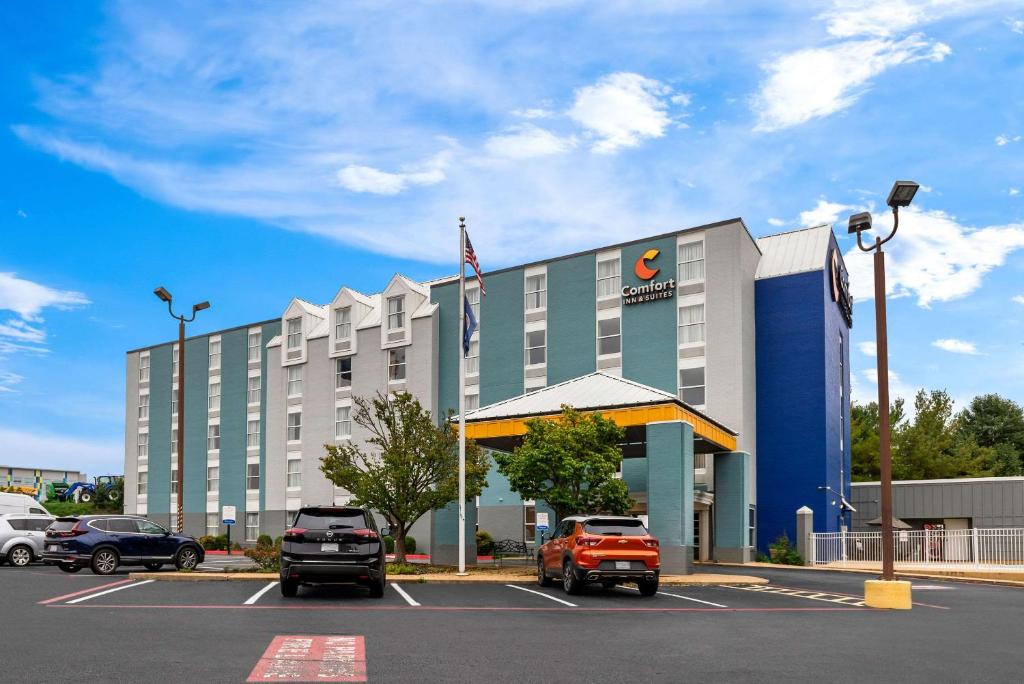 Comfort Inn & Suites image