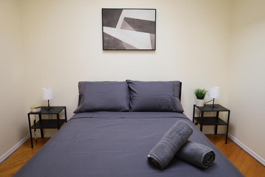 Family Friendly 4BR 2BA in Prime NYC Location image