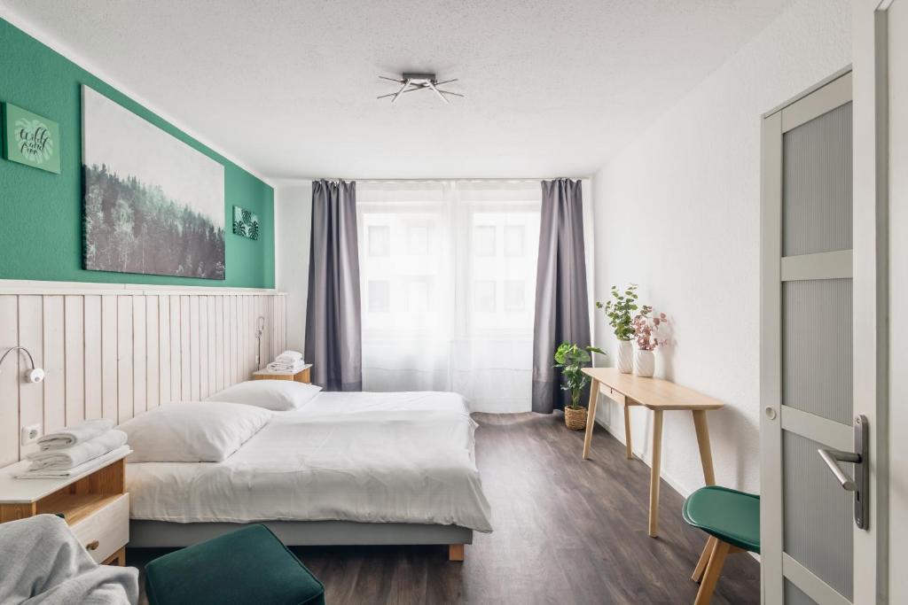 Centrally located 2-room apartment - Tap to explore photos