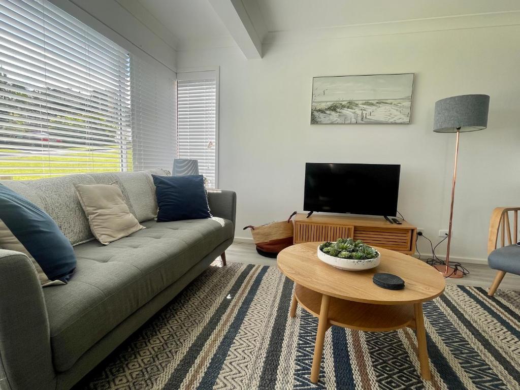 Sunset Beach House 100mtrs to the Beach 3 Bedroom photo 3