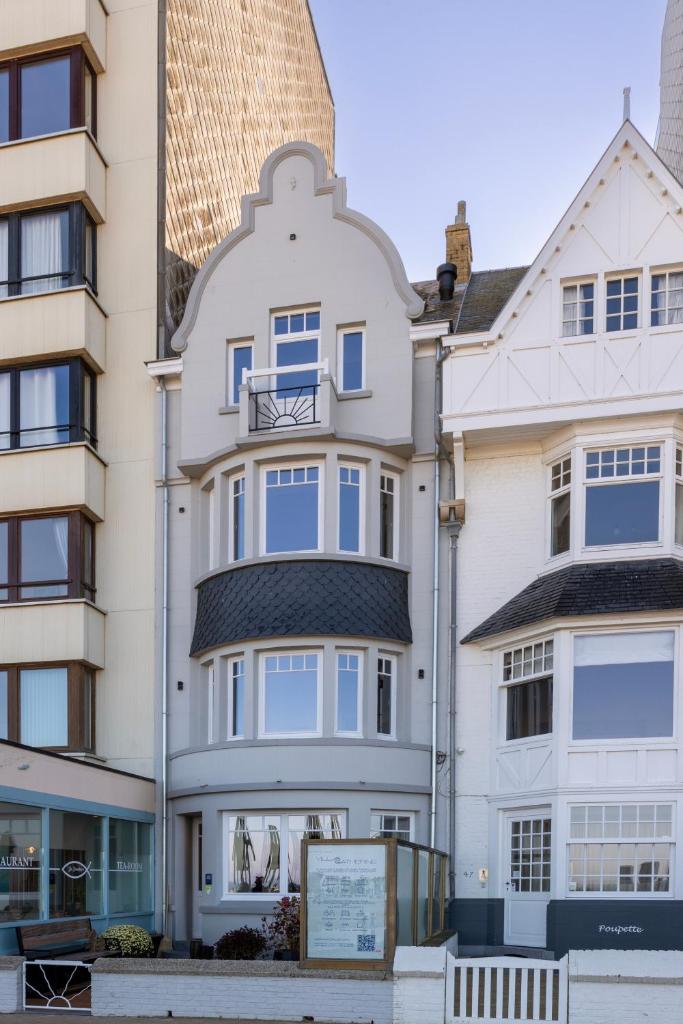 Unieke villa Catherine met frontaal zeezicht, parking sauna en strandcabine