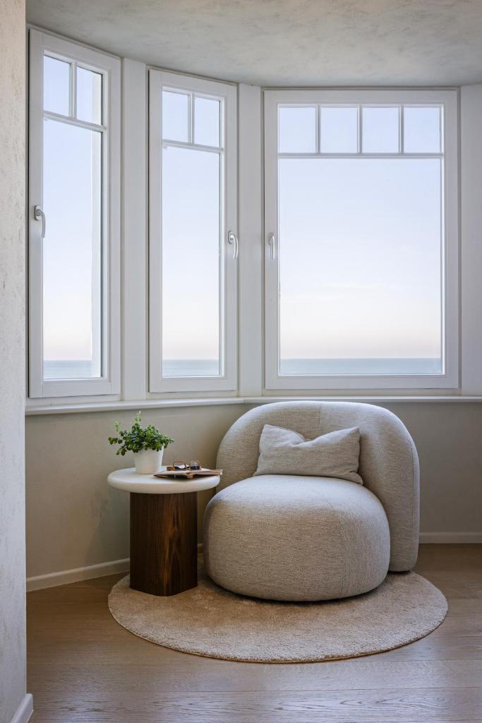 Unieke villa Catherine met frontaal zeezicht, parking sauna en strandcabine photo 1