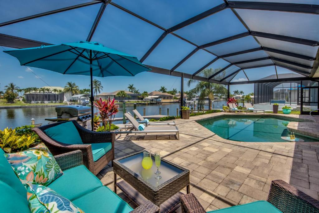 Villa Royal Palms image