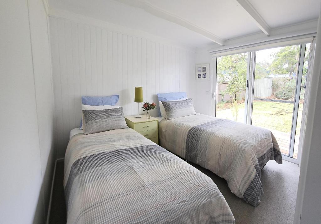 Saltbush - Ideally located and modernised MCM Beach House photo 1