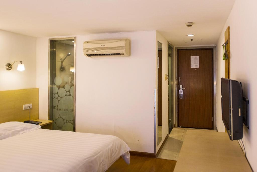 Двухместный (Специальное предложение - двухместный номер), Motel Shanghai Xujiahui Shanghai Stadium Tianyaoqiao Road