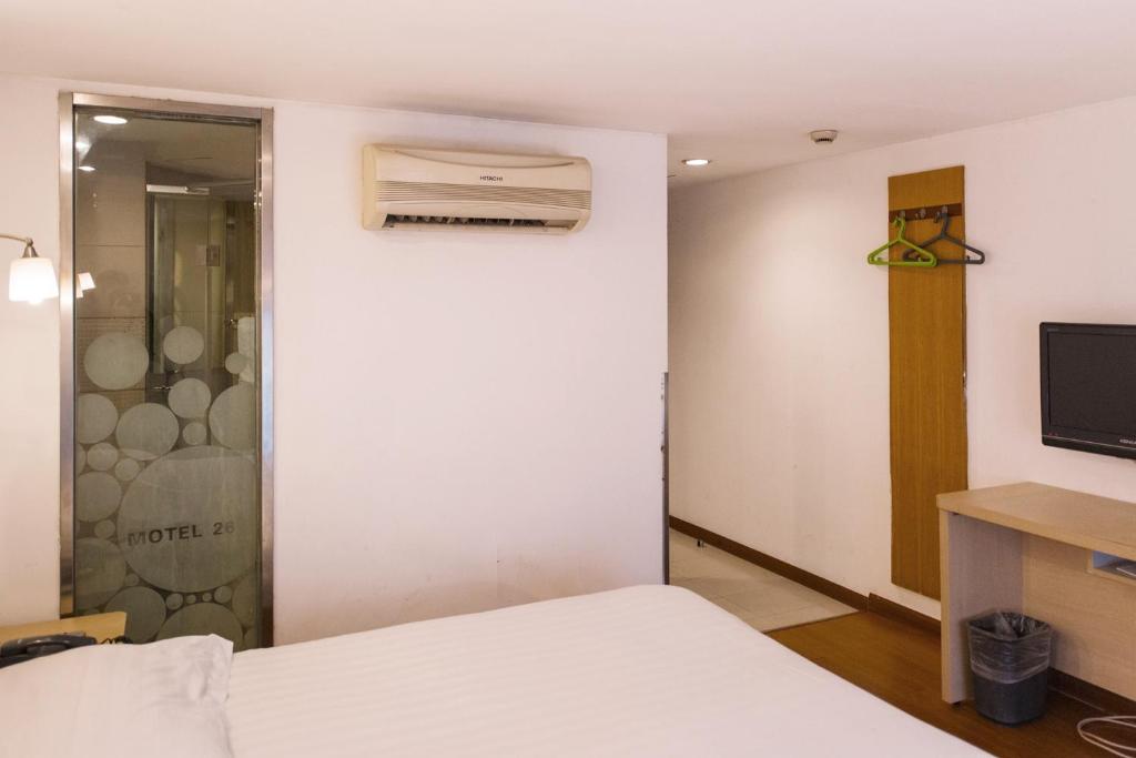 Двухместный (Специальное предложение - двухместный номер), Motel Shanghai Xujiahui Shanghai Stadium Tianyaoqiao Road