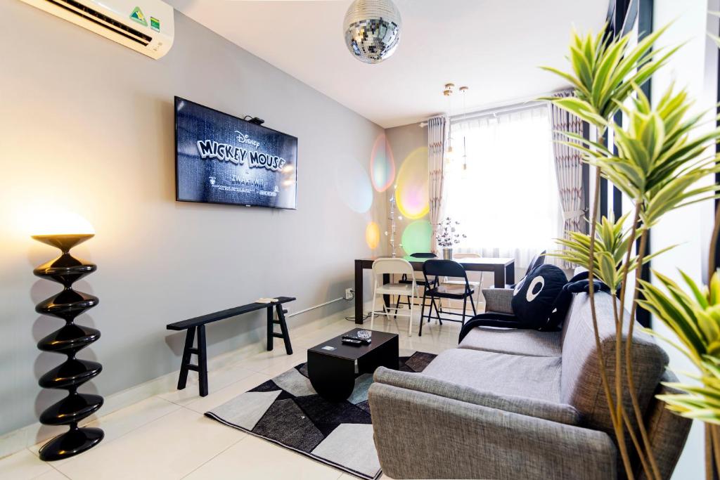 DOJI HOMES at Grand Riverside- FREE POOL