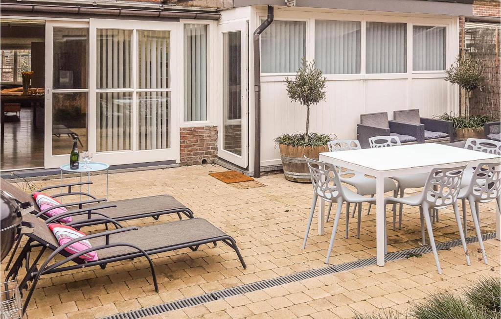 3 Bedroom Pet Friendly Home In Bredene photo 1