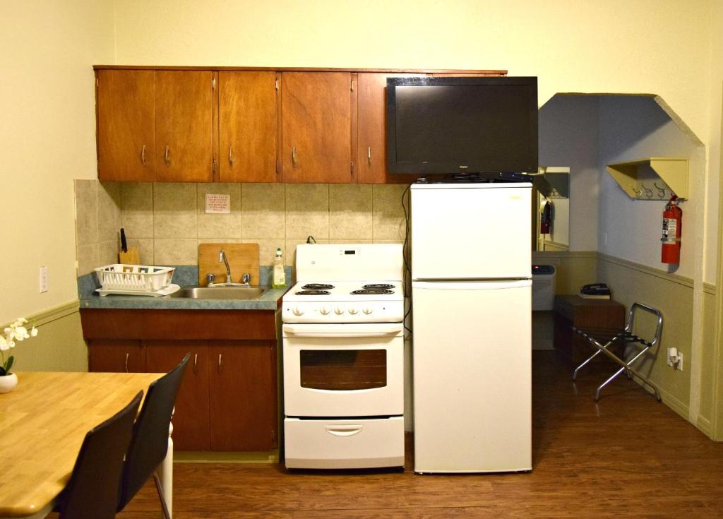 Centre Suite Inns Motel photo 3