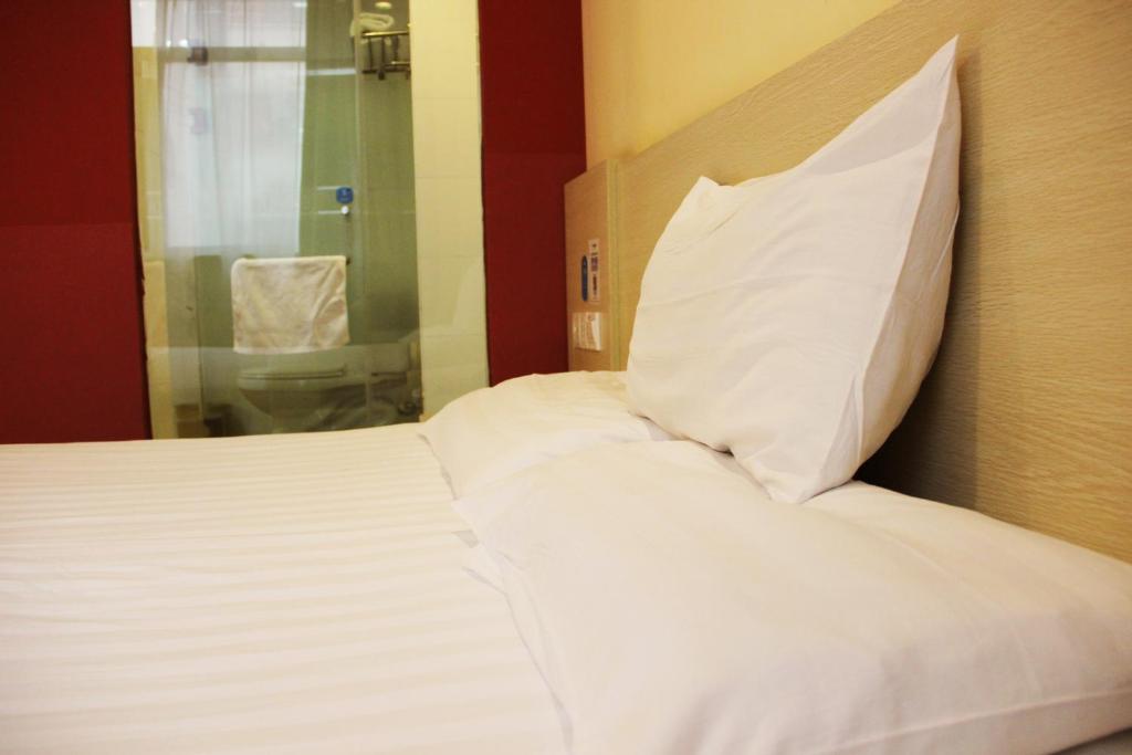 Двухместный (Улучшенный двухместный номер с 1 кроватью), Hanting Hotel Chongqing Jiefangbei Centre