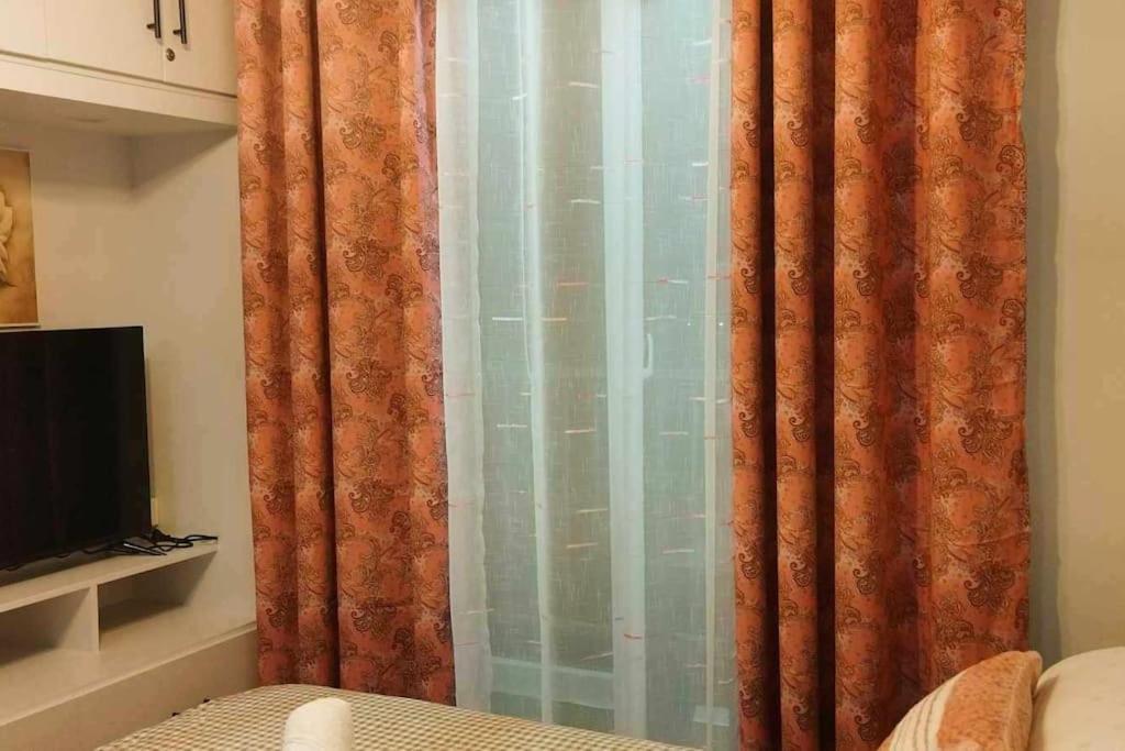 simple condo free WiFi free pool