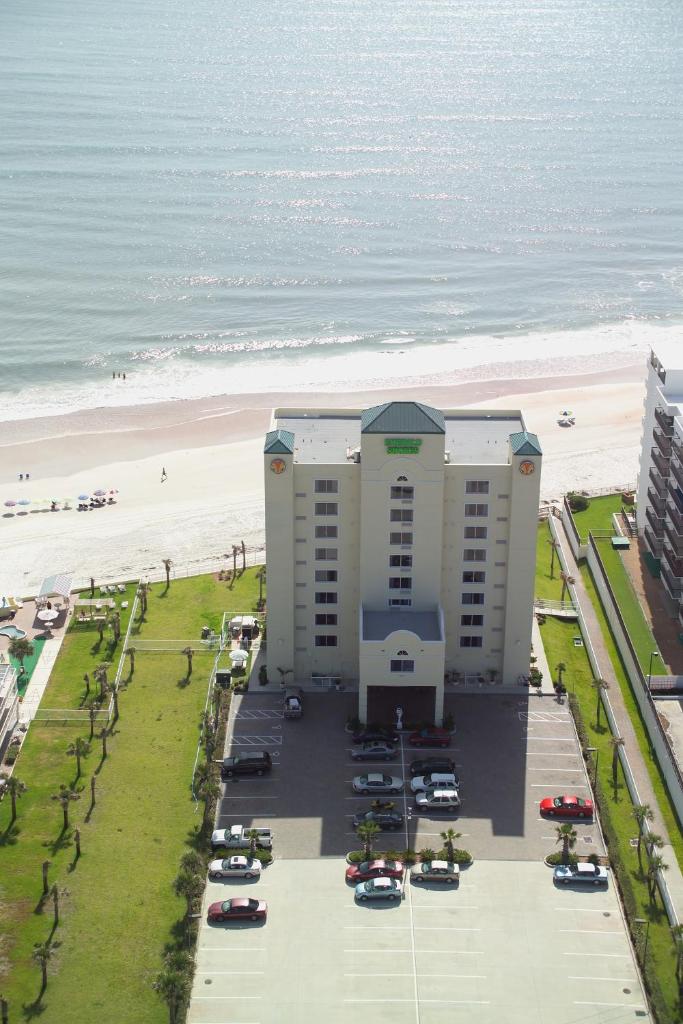 Emerald Shores Resort image