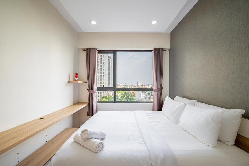 King bed bathtub - Near the Lake