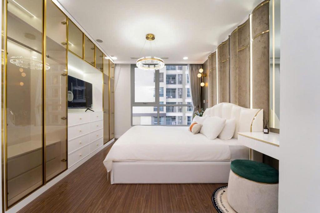 King bed bathtub - Near the Lake