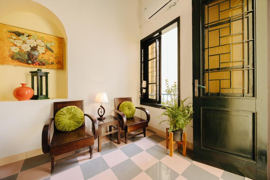 Homestay and Eggcoffee Central Hanoi Old Quarter