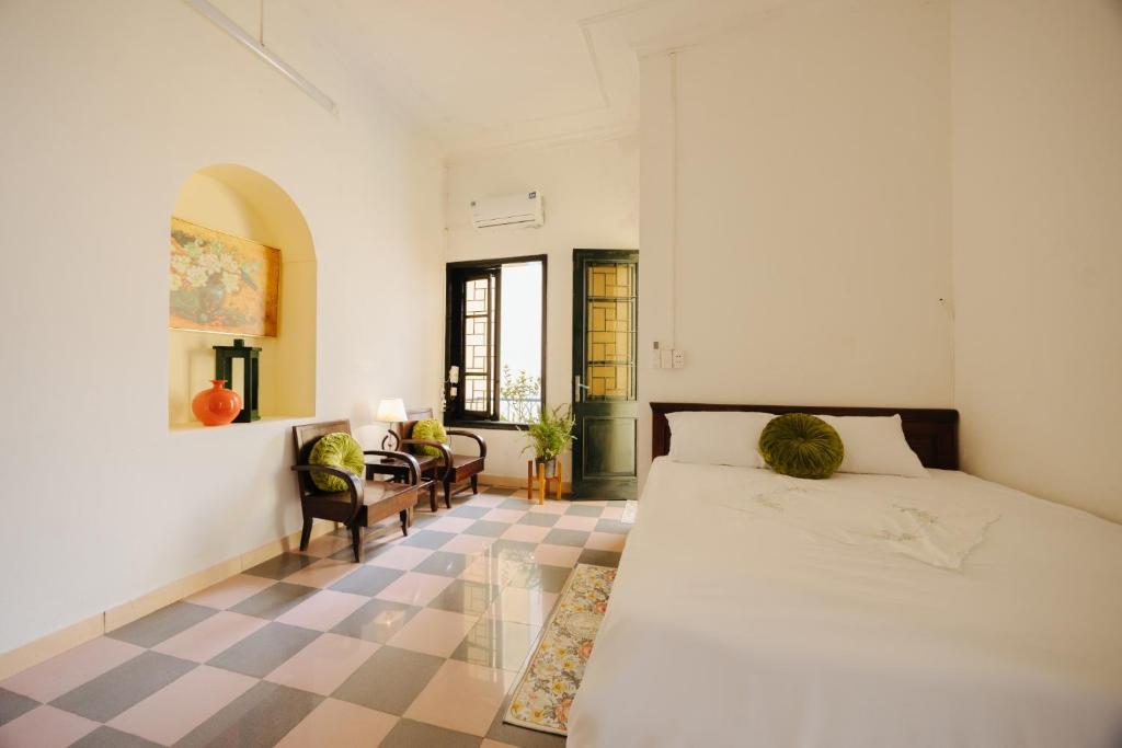 Homestay and Eggcoffee Central Hanoi Old Quarter