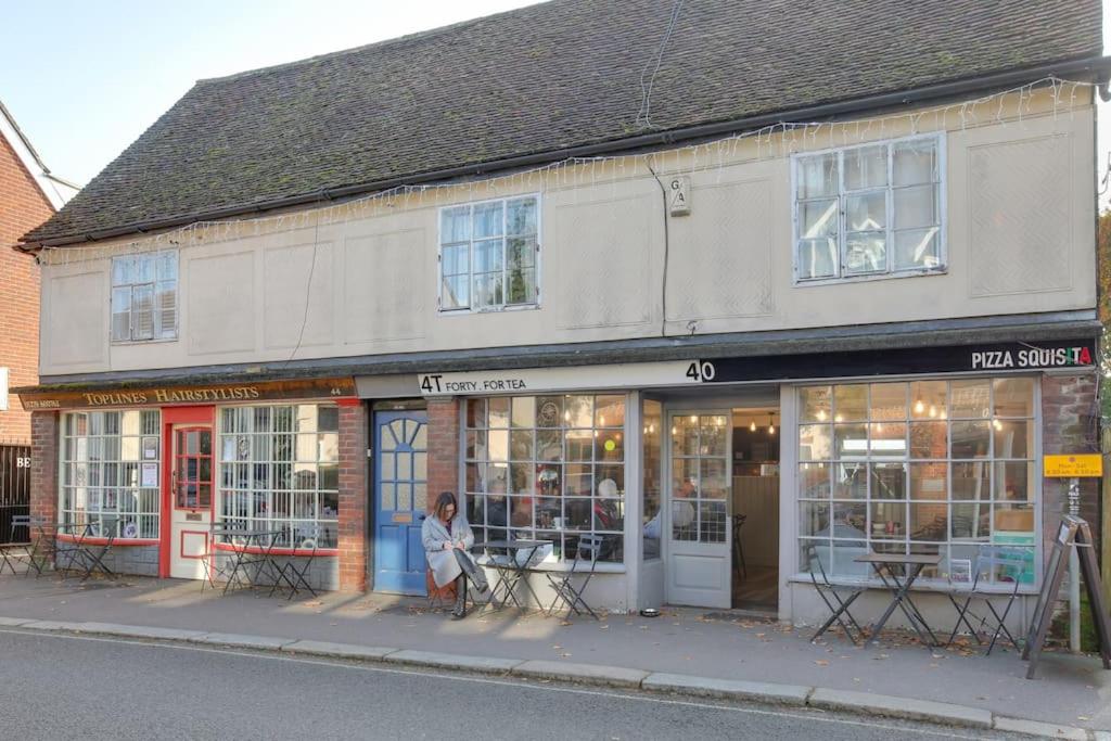 Host My Nest - Historic 1BR 20 Mins to Stansted - Tap to explore photos