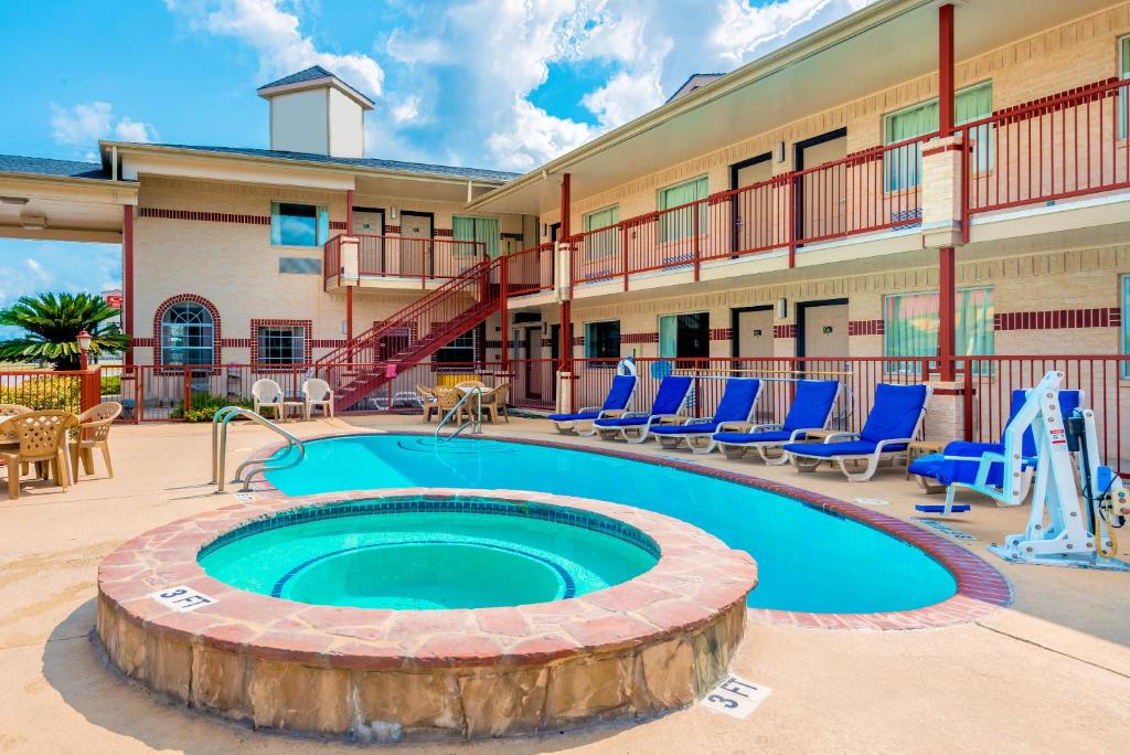 SureStay Hotel by Best Western New Braunfels image