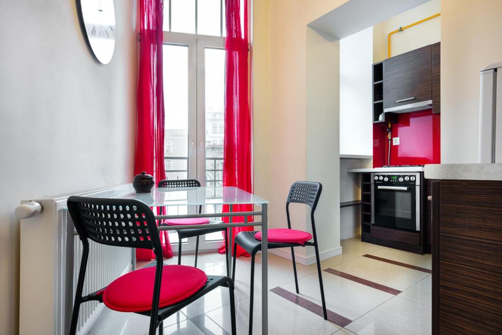 Апартаменты (Апартаменты (для 5 взрослых): ул. Studencka, 1), Pokoje Bagatela Stare Miasto