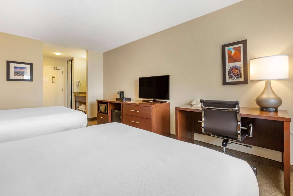 Comfort Inn & Suites Los Alamos image