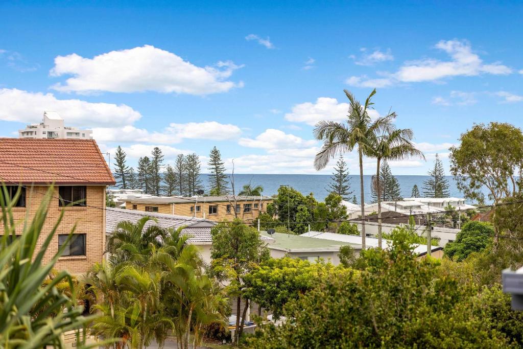 Stunning Alex Heads Beach House - Pet friendly photo 4