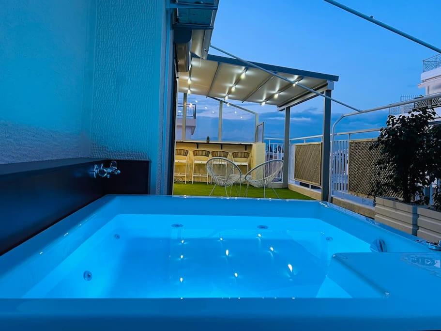 The Penthouse Private Jacuzzi & Lycabettus View, Athens