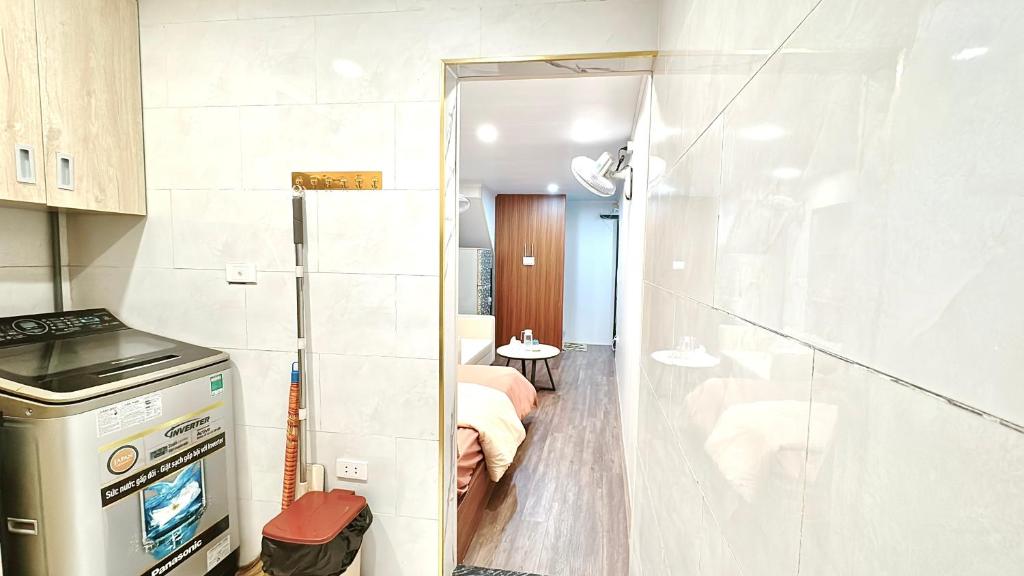 Balcony Street VIEW apartment/ Hanoi OLD Quarter/ Netflix