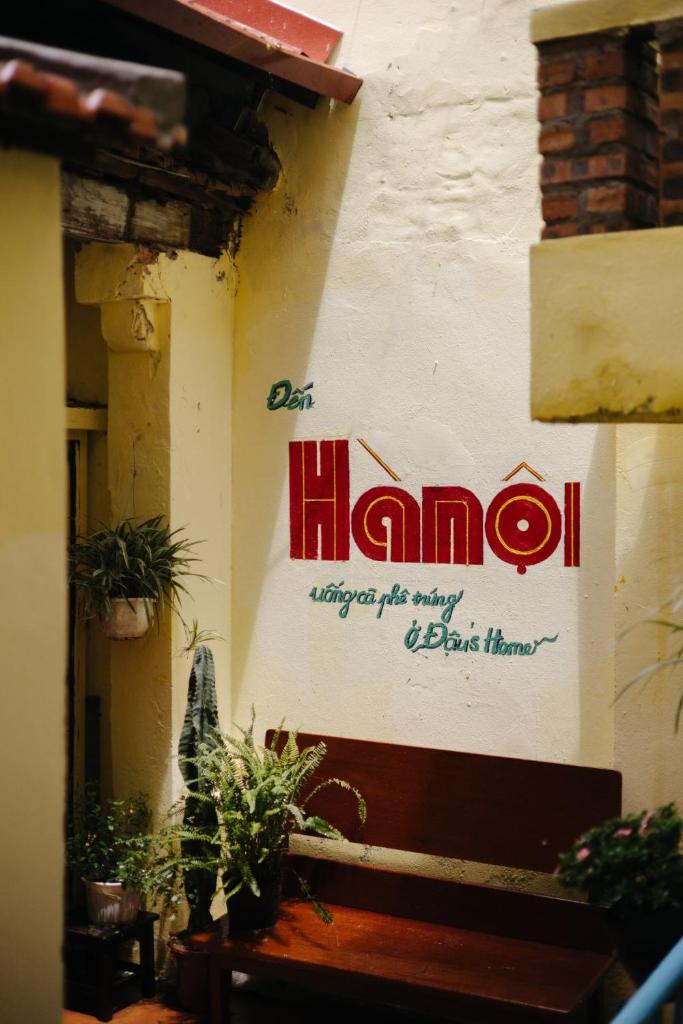 Homestay and Eggcoffee Central Hanoi Old Quarter