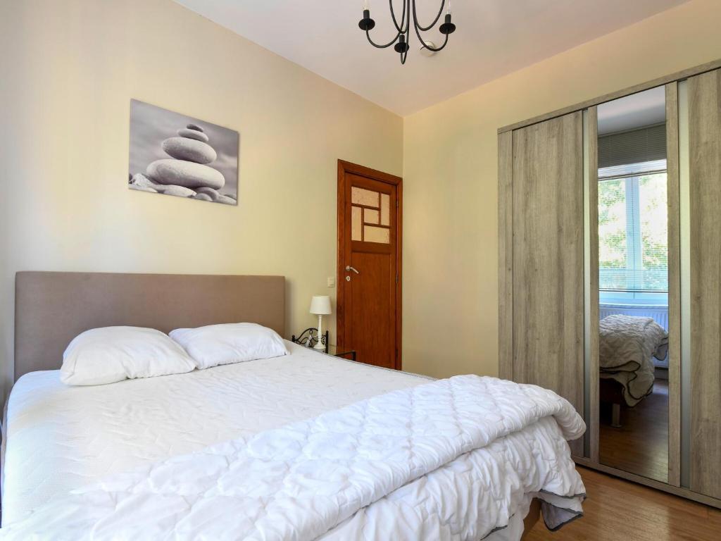 Spacious holiday home with garden photo 4