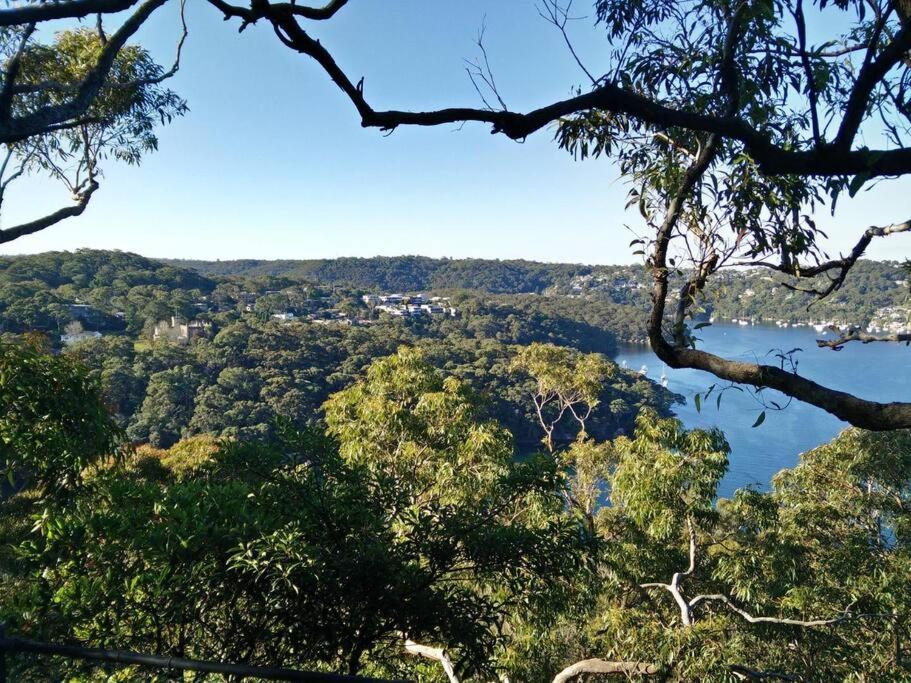Spacious 4-Bed Home Water Views in Castle Cove photo 3
