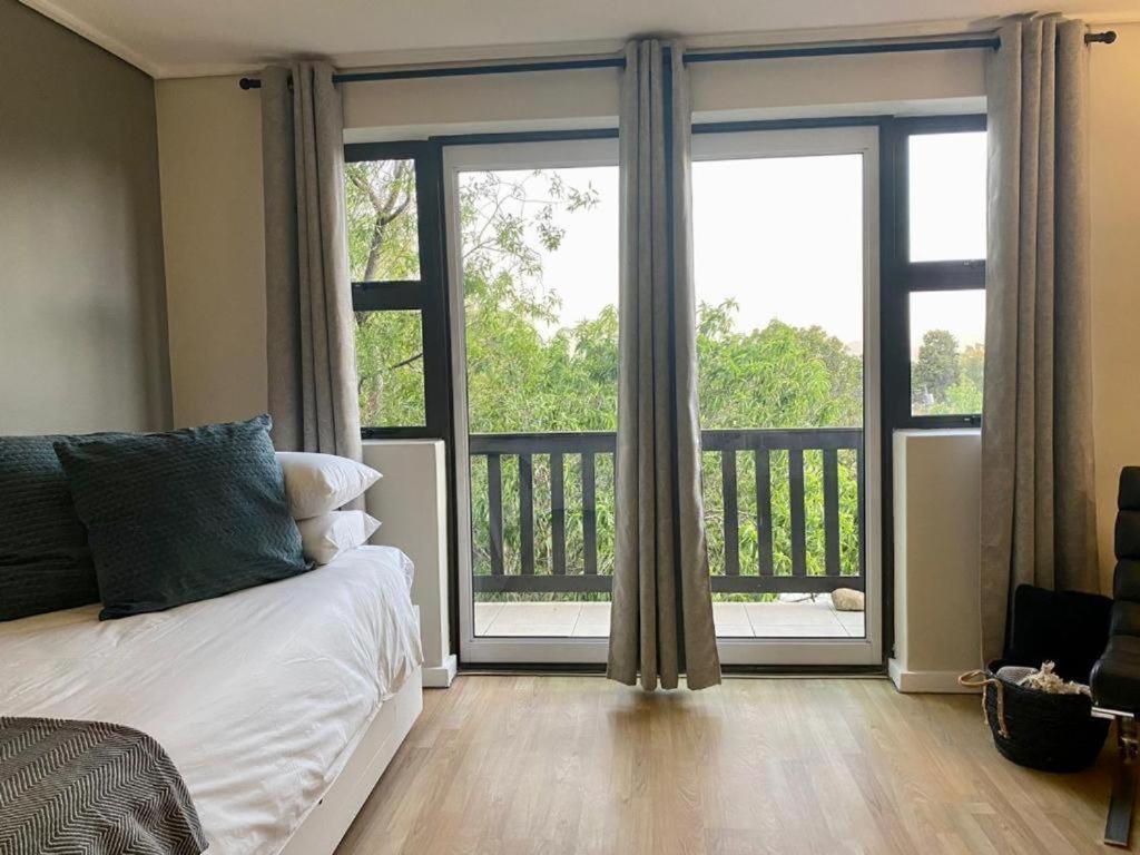Rose’s Place Room Type - One-Bedroom Apartment