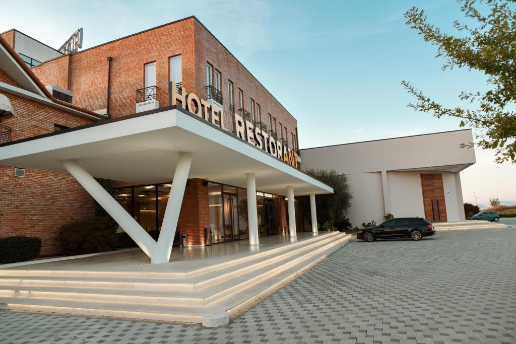 Hotel Albulena photo 2